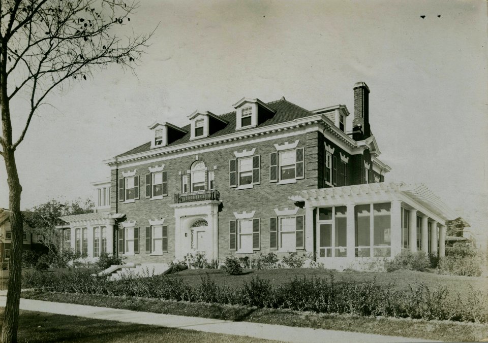 Colonial style house, Evanston, Illinois, early 20th century (NBY 863)