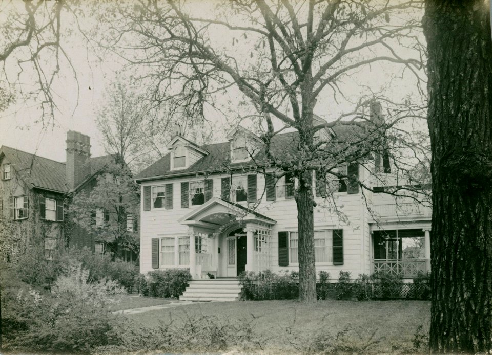Colonial style house, Winnetka, Illinois, early 20th century (NBY 612)
