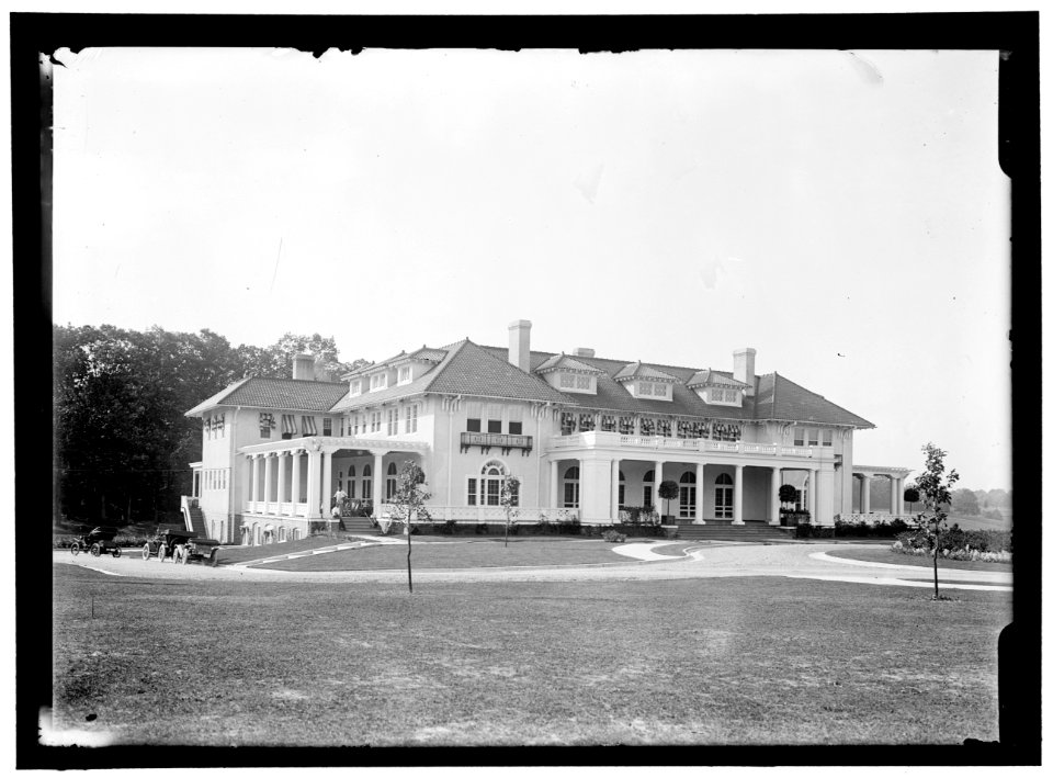 COLUMBIA COUNTRY CLUB. BUILDINGS LCCN2016864007