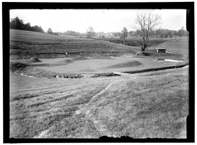 COLUMBIA COUNTRY CLUB. GOLF LINKS LCCN2016864005 photo