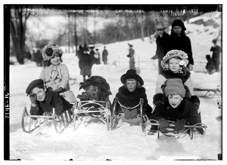 Columbus and Marie Iselin, Dorothy Iselin, Eva Dahlgren, Louise and Ernest Iselin LCCN2014688971
