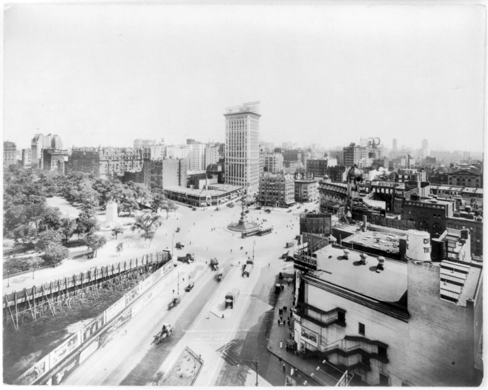 Columbus Circle and Central Park, looking south LCCN2003678148