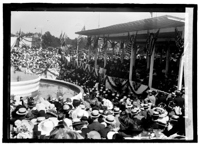 Columbus Memorial unveiling, 6-8-12 LCCN2016844600