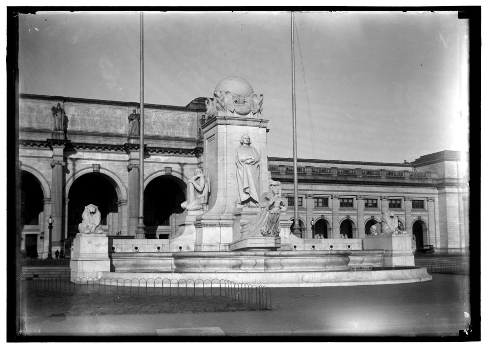 COLUMBUS MONUMENT LOC hec.08135