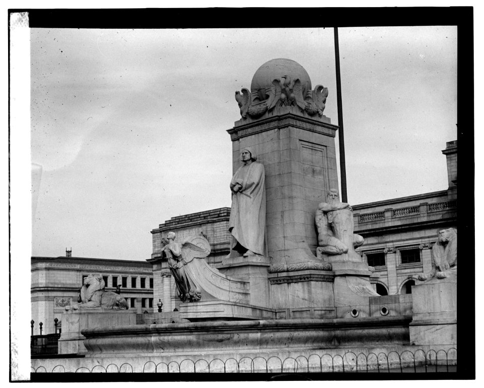 Columbus statue LOC npcc.06062