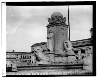 Columbus statue LOC npcc.06062
