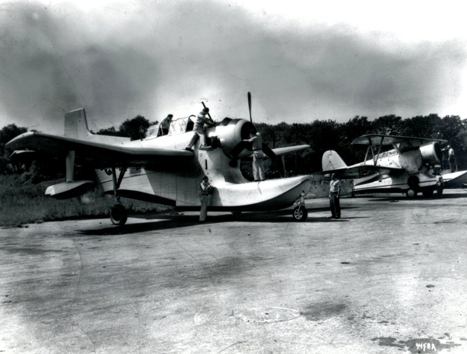 Columbia XJL-1 and Grumman J2F c1946