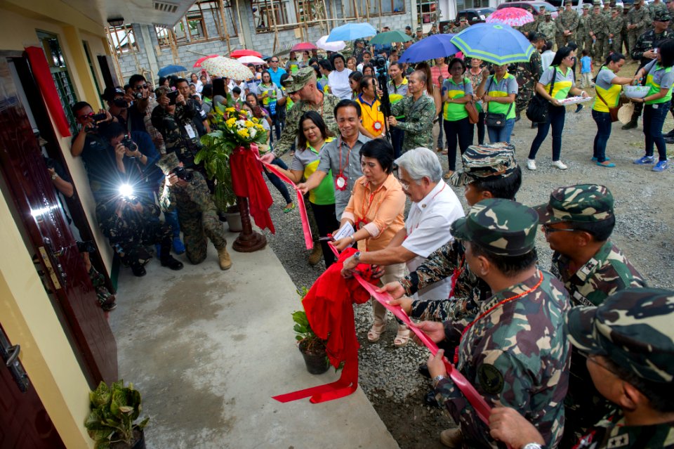 Combined US-Philippine Force Completes Classrooms 150427-N-HA376-108