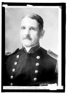 Comd'r Fred'k B. Bassett LCCN2016821734