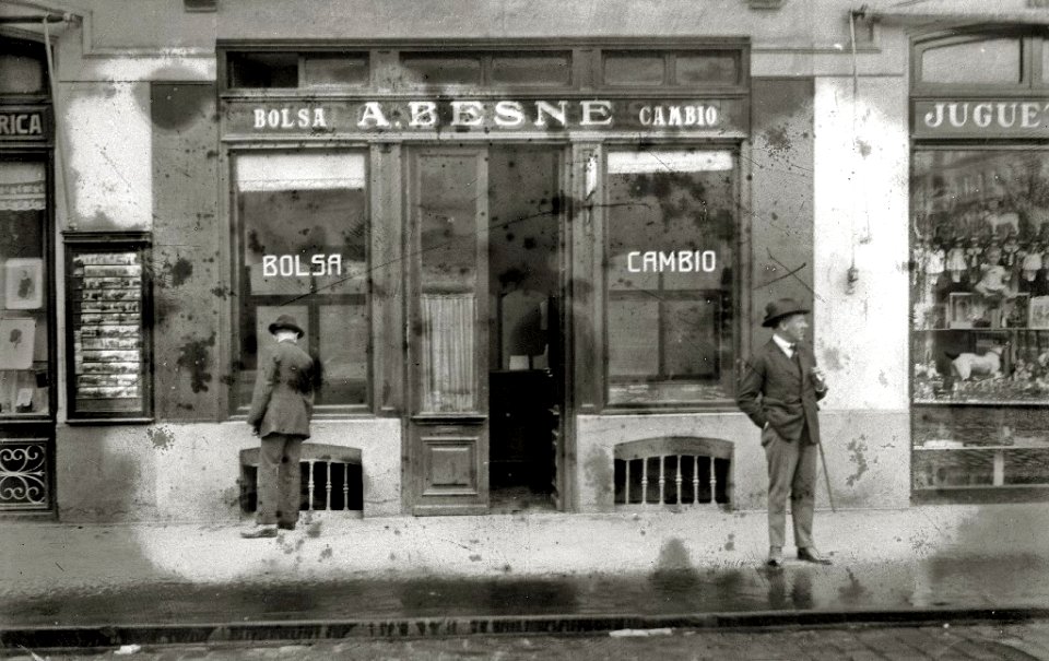 Comercios en la avenida de la Libertad (2 de 2) - Fondo Car-Kutxa Fototeka