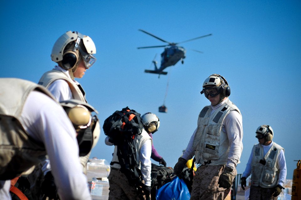 Combat cargo marines 131210-N-YR391-001