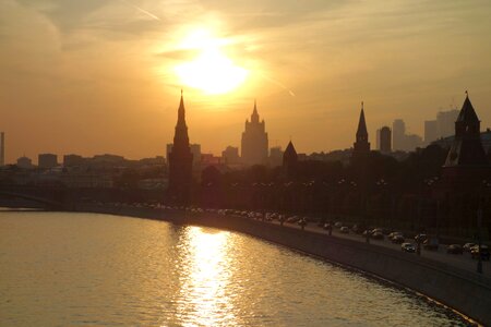 Moskva river sun photo