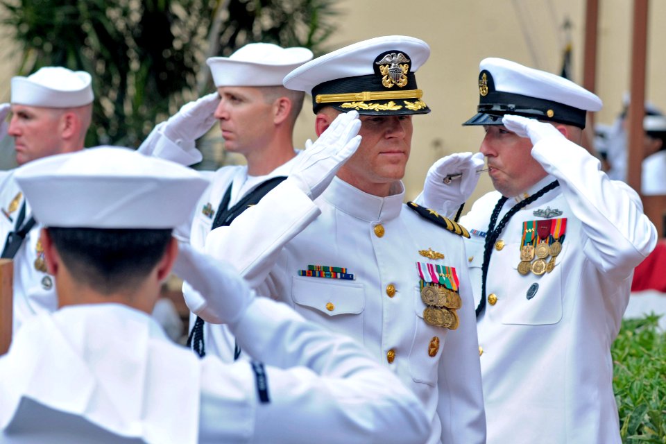 Command change 140422-N-GI544-266