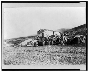 Commander Peary's headquarters in North Greenland, Sept. 1909 LCCN2001696804