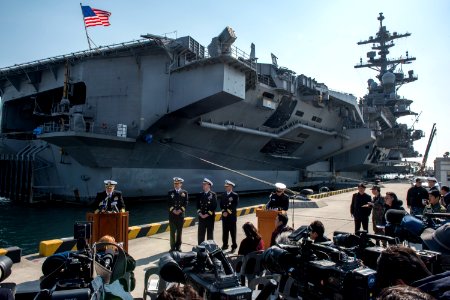 Commanding Officer of USS Carl Vinson speaks to members of the press after the ship’s arrival in Busan, Republic of Korea. (33074557010)