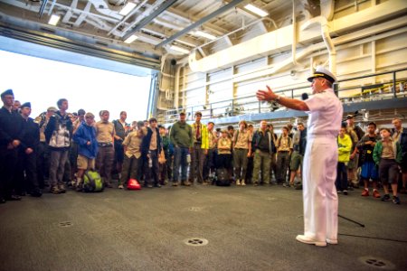 Commander, Carrier Strike Group 11 Visits USS Somerset 160802-N-UT455-048