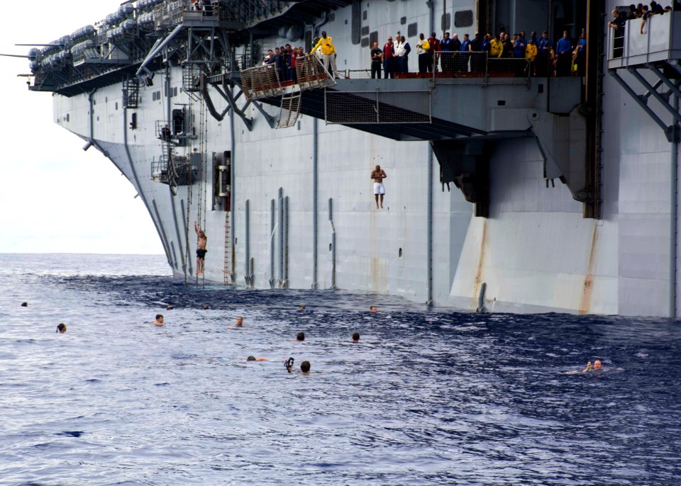 Command swim call 140813-N-EH218-023