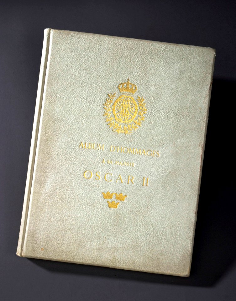 Bok med hyllnngsadresser till fredsfursten Oscar II - Livrustkammaren - 39614