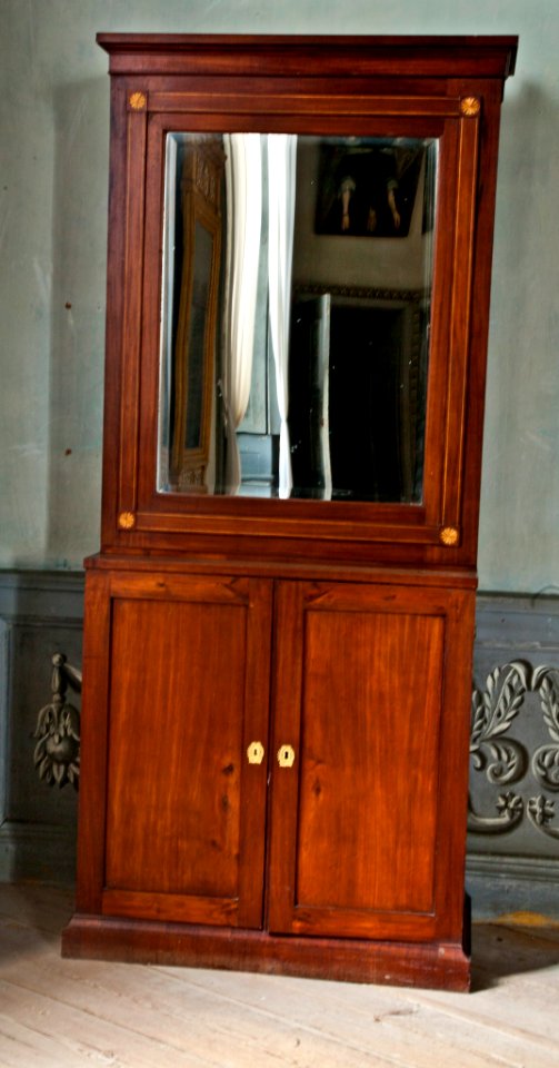 Bokskåp, fanerad med mahogny på furu. 1800-1830 - Skoklosters slott - 92384