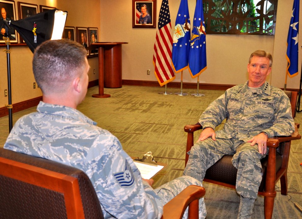 Commander, US Pacific Air Forces share thoughts on current issues 130416-N-PJ759-002