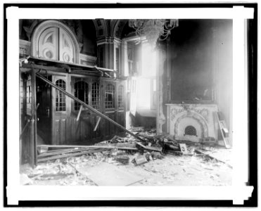 Bomb explosion, U.S. Capitol, (Washington, D.C.), July 1915 LCCN2016852753