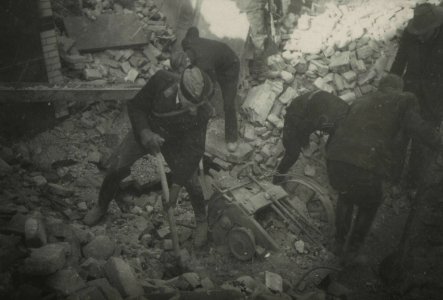 Bombardement Nijmegen - Fotodienst der NSB - NIOD - 211423