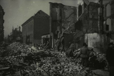 Bombardement Nijmegen - Fotodienst der NSB - NIOD - 211437