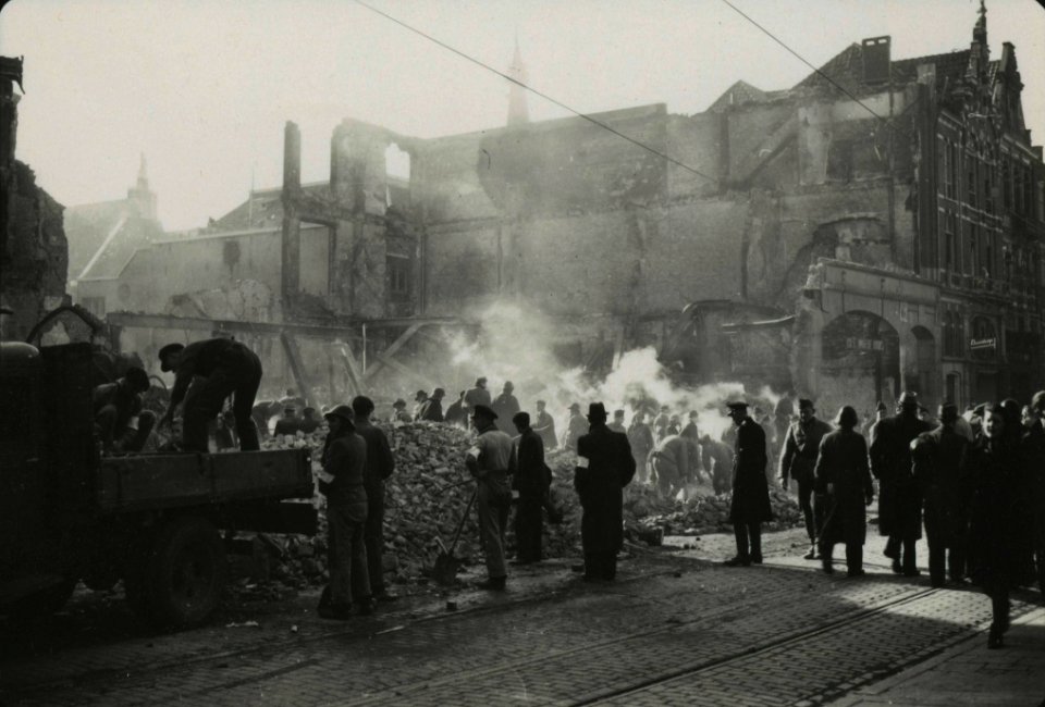 Bombardement Nijmegen - Fotodienst der NSB - NIOD - 211724
