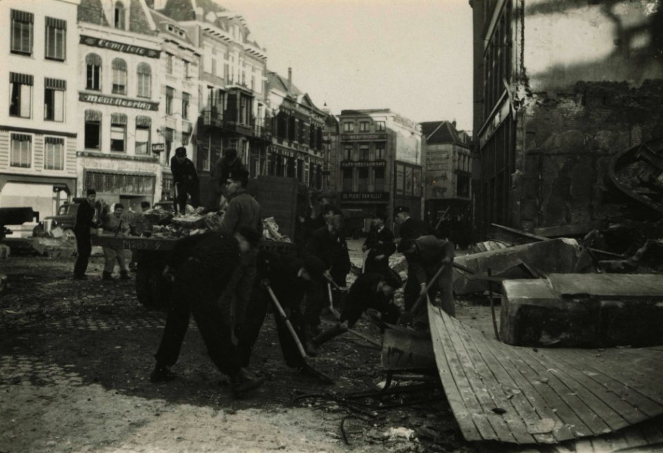 Bombardement Nijmegen - Fotodienst der NSB - NIOD - 211732