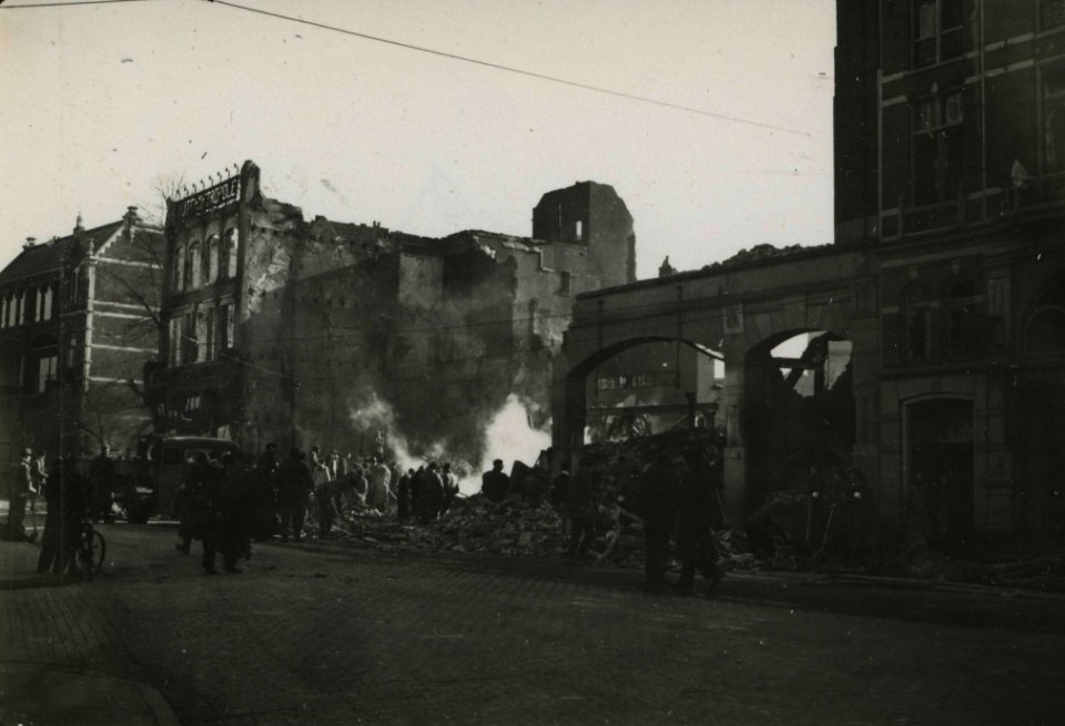 Bombardement Nijmegen - Fotodienst der NSB - NIOD - 211727