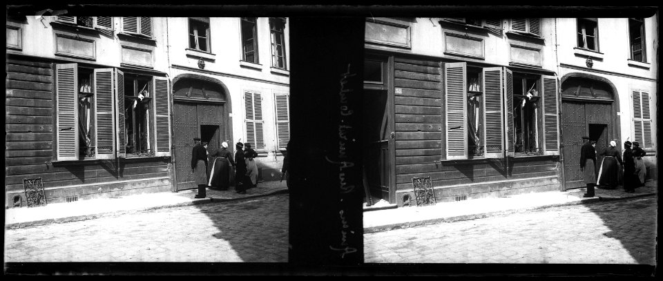 Bombes sur Amiens. 16 avril 1915. Rue amiral Combet - Fonds Berthelé - 49Fi13
