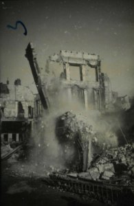 Bombardement Nijmegen - Fotodienst der NSB - NIOD - 212021