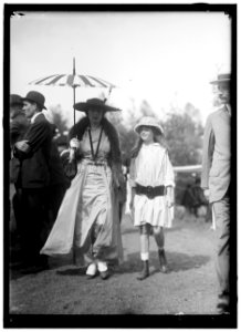 BONAPARTE, MRS. JEROME N. AT HORSE SHOW WITH DAUGHTER LCCN2016866396