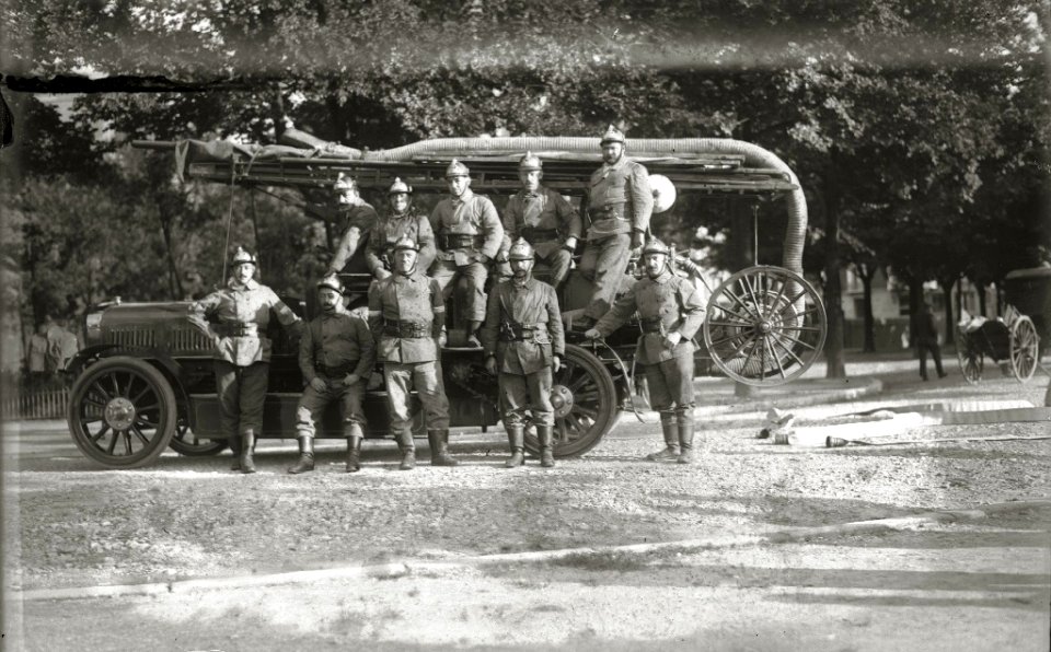 Bomberos de San Sebastián (1 de 4) - Fondo Car-Kutxa Fototeka