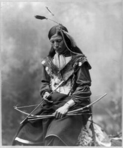 Bone Necklace (Sioux) LCCN2004679556