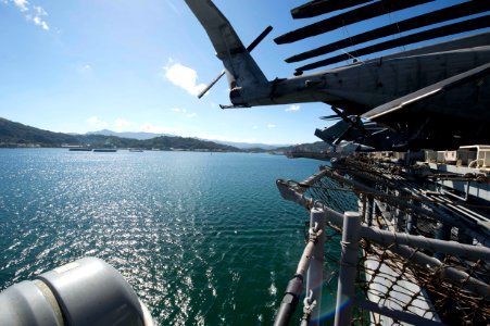 Bonhomme Richard ARG arrives in Malaysia for port visit 121022-N-XY604-034