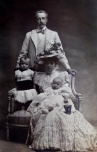 Boni de Castellane et sa famille vers 1898