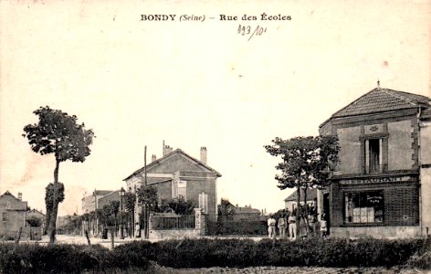 Bondy.Rue des Écoles.Restaurant photo