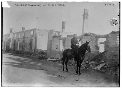Bonnefond (Dramatist) at Ruins of Epine LCCN2014697908