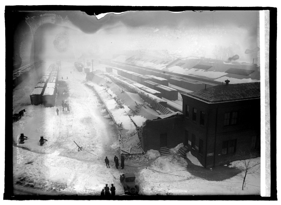 Boo Freight shed collapse, 2-1-22 LCCN2016846031