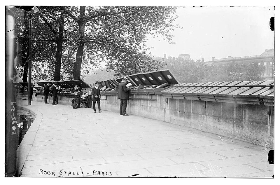 Book Stalls, Paris LCCN2014688590