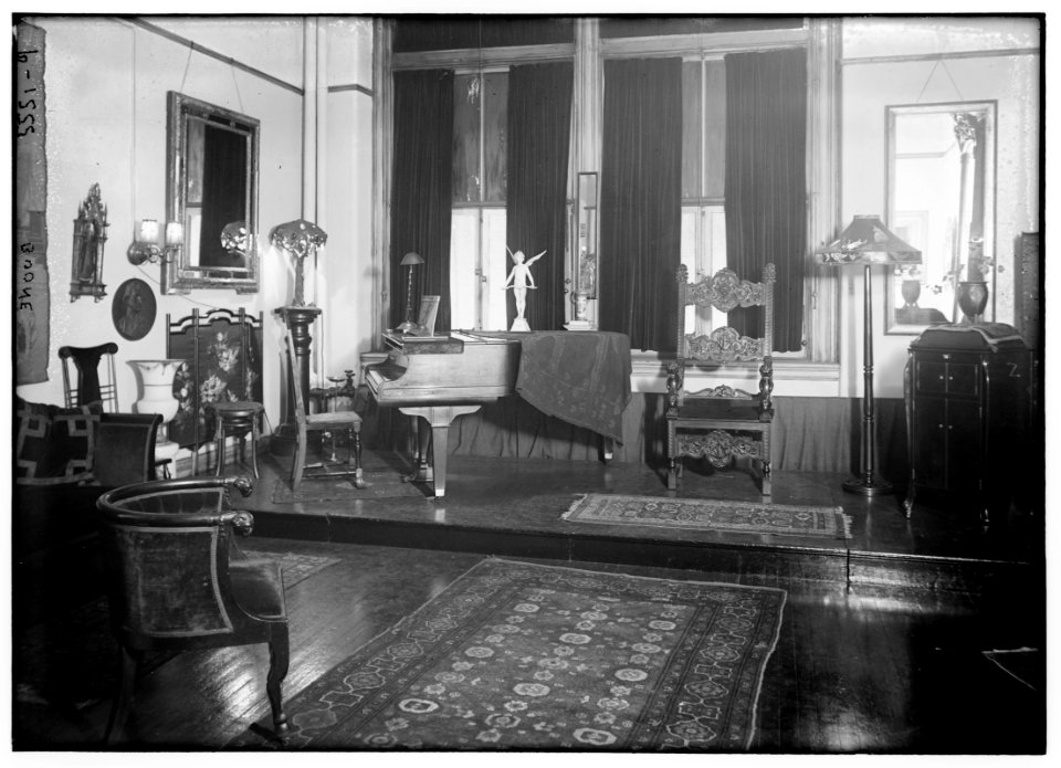 Boone (living room) LCCN2014713265