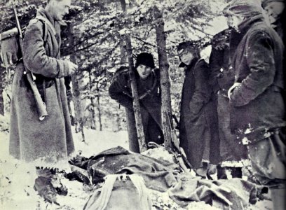Borci Šercerjeve brigade pri počitku na Graški gori 21 februarja 1944