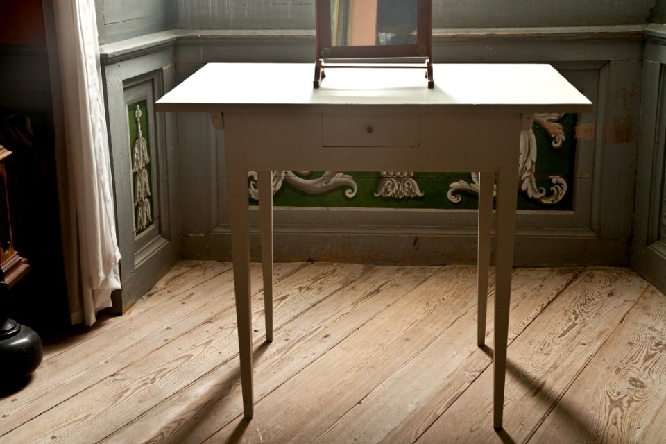 Bord av gråmålad furu - Skoklosters slott - 92473