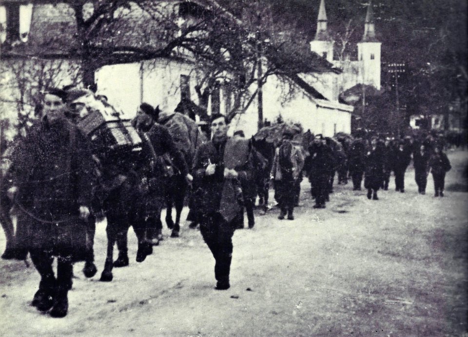 Borci Šercerjeve brigade ob prihodu v Čazmo 17. januarja leta 1944 (1)