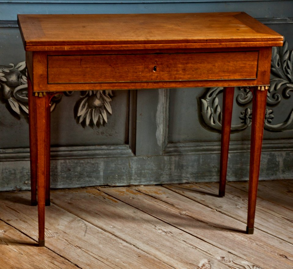 Bord av mahogny. 1800-tal - Skoklosters slott - 92405