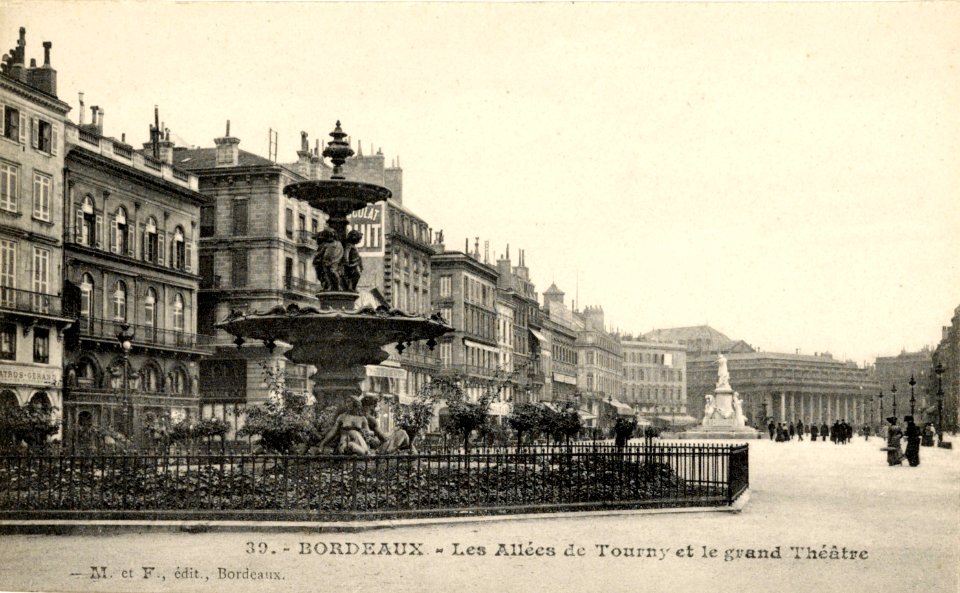 Bordeaux - Allées de Tourny (fontaine)