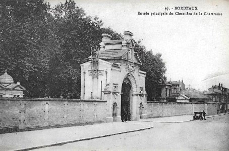 Bordeaux - cimetière de la Chartreuse - entrée principale 5