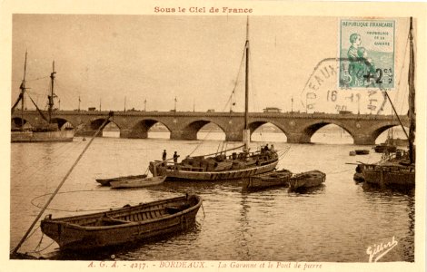 Bordeaux - Garonne et pont de pierre