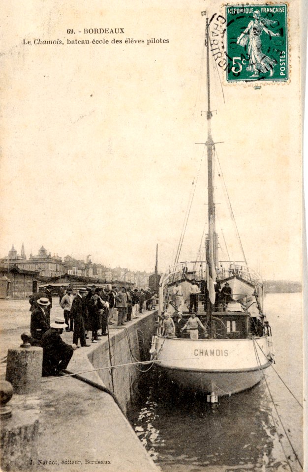 Bordeaux - Le Chamois, bateau-école des élèves pilotes, à Bordeaux (1910)
